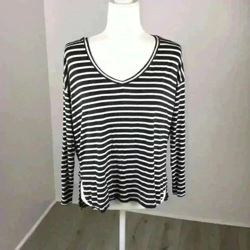 American Eagle Soft & Sexy Long Sleeve Tee Size XS